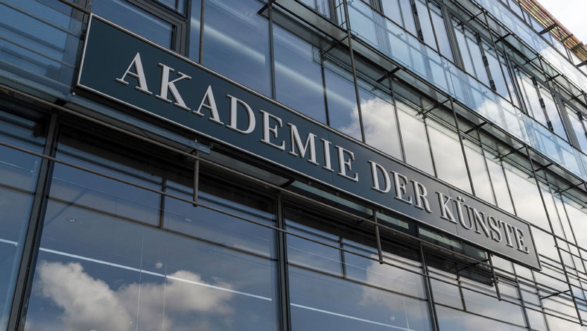 Akademie der Künste at Pariser Platz. Photo © Erik-Jan Ouwerkerk