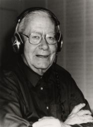 Friedrich Luft in der Diskussionsrunde Darüber läßt sich streiten (Sendereihe von BBC London und RIAS Berlin), im Sendestudio Berlin am 13. August 1985